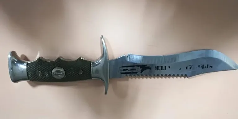 Detingut un home de Rubí per robar-ne un altre amb un matxet