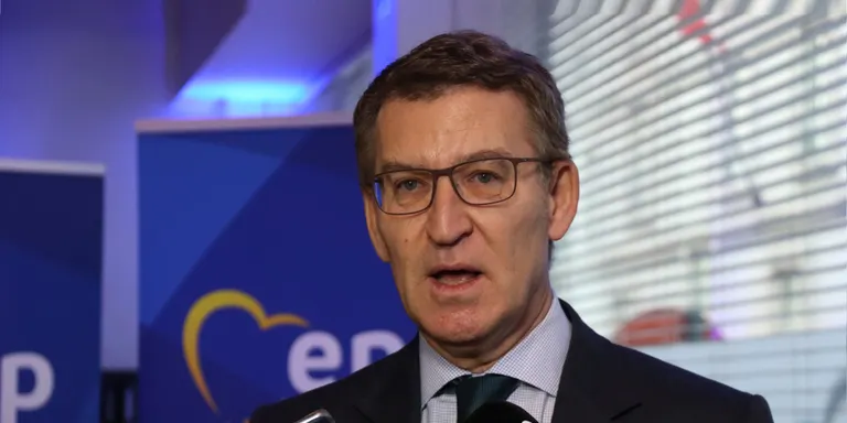 Feijóo denuncia a Brussel·les "l'ofensiva massiva" contra els jutges i els "contactes" de l'independentisme amb Rússia