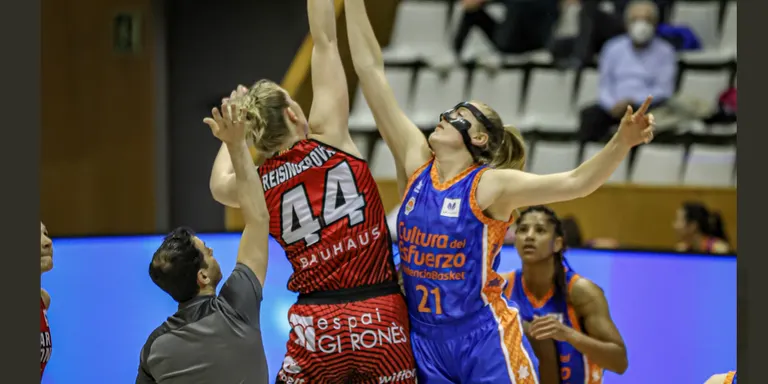 Partidàs entre l’Uni Girona i el València Basket (20h)