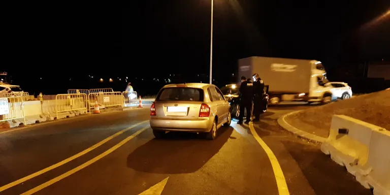 Col.lisió frontal amb dos ferits a la nova rotonda que es construeix a la NII a Pineda