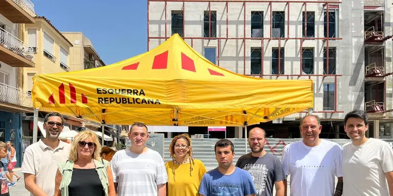 ERC de Cambrils recull signatures per la regularització de la situació administrativa dels migrants
