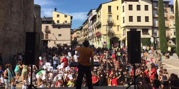 Els nens i nenes dels casals d'estiu de la Seu i comarca obren la Festa Major 2015
