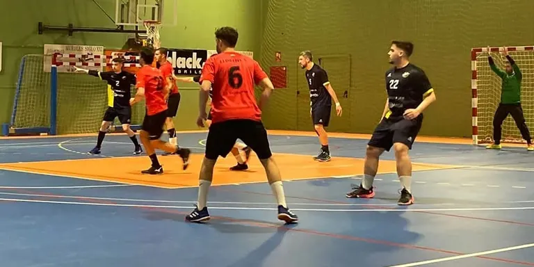 El Club Handbol Cambrils aconsegueix la primera victòria de la temporada davant el Tortosa