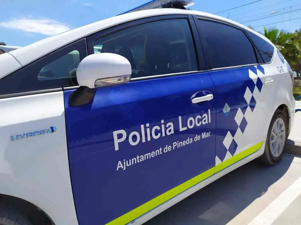 La Policia Local de Pineda lliura a Mossos una persona que aturen a la NII amb 600 plantes de marihuana