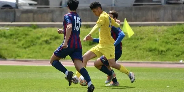 El Catllar desaprofita un avantatge de dos gols i claudica al camp del Cambrils Unió (3-2)