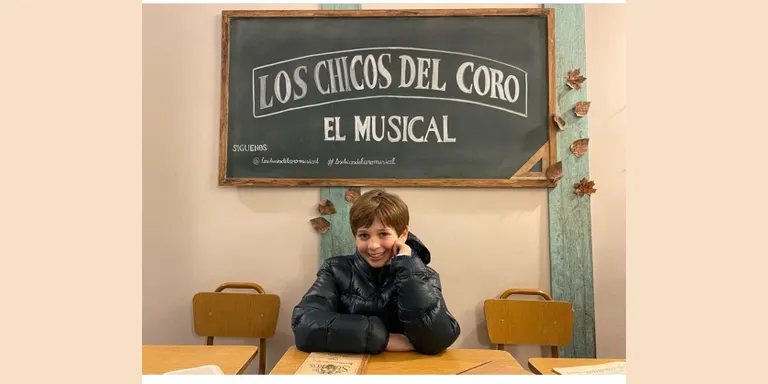 L'arenyenc Jan Gómez, entre l'elenc del musical 'Los Chicos del Coro'