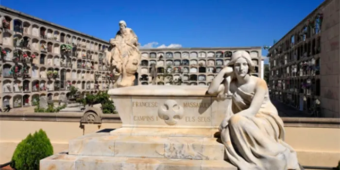 Tornen les visites teatralitzades al Cementiri de Sinera organitzades pel Centre Espriu