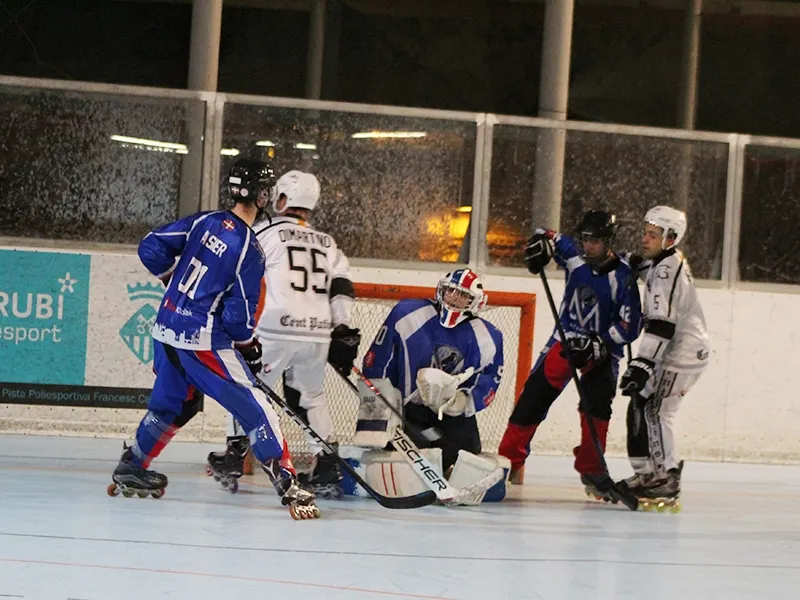 Duel amb molt moviment a les porteries