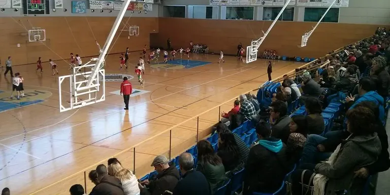 Més de 500 nens i nenes participen en una trobada de bàsquet a la Seu