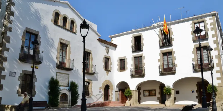 L’Ajuntament d’Arenys de Mar reorganitza les seves regidories després de les renúncies de la CUP i d’Arenys en Comú