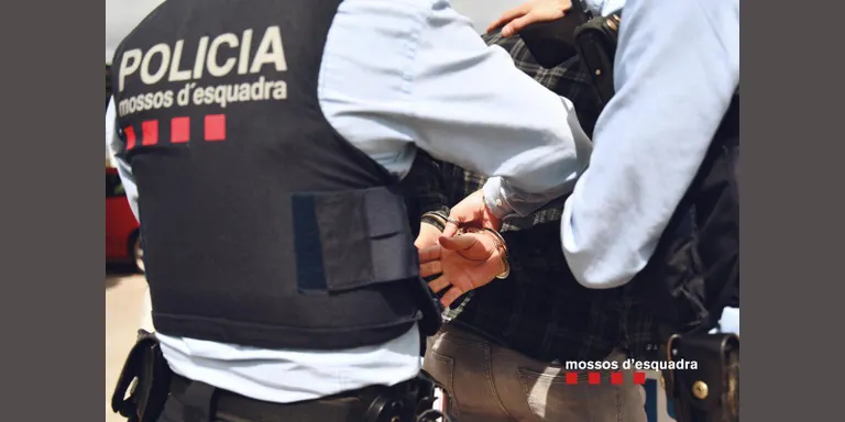Els Mossos detenen un home a Vilafortuny acusat de dos robatoris amb força a la mateixa urbanització