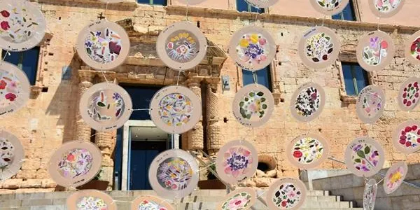 Exposició d’art efímer de l’Escola Molí de Vent sobre oficis antics del 17 al 19 de maig a la plaça del Castell de la Torre