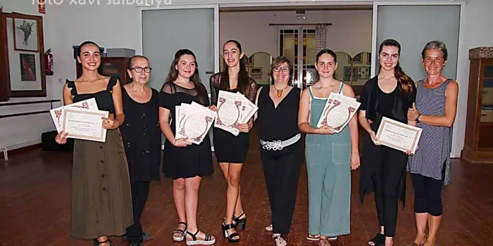 Membres de l'Escola de Ballet d'Arenys reben un diploma del Consell Internacional de Dansa de la UNESCO