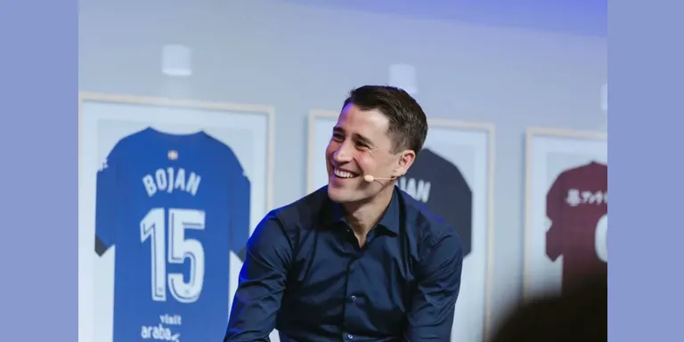 Bojan Krkic es retira en un emotiu homenatge al Camp Nou