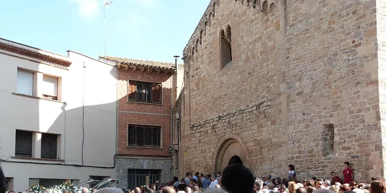 Prop d'un miler de rubinencs donen l'últim adéu als dos veïns morts en l'atemptat de Barcelona