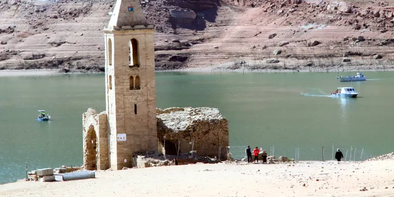 L’ACA disminueix l’alliberament d’aigua de Sau cap a Susqueda per mantenir la qualitat i finalitza l’extracció de peixos