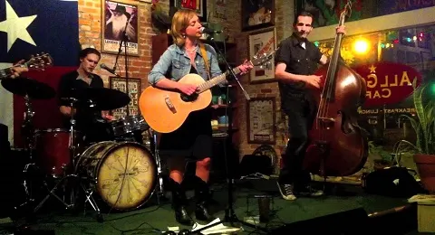 LA CANTANTE DE FOLK, BLUES Y COUNTRY DE IDAHO EILEEN JEWELL EL DOMINGO EN ITSAS ETXEA AUDITORIUMA