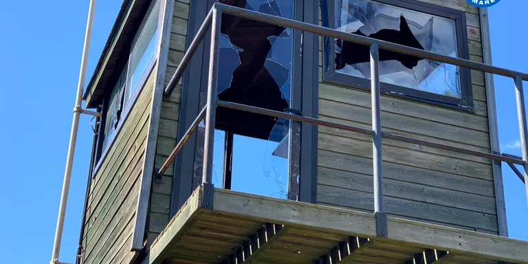 Nou acte de vandalisme a la torre de guaita de Can Carreras