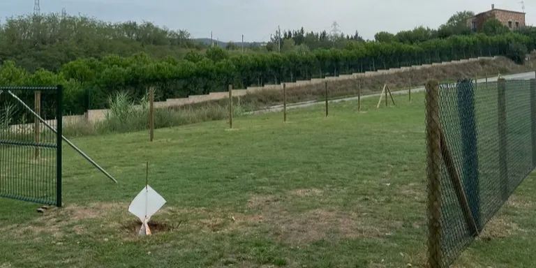 Hostalric estrenarà una zona d’esbarjo per gossos