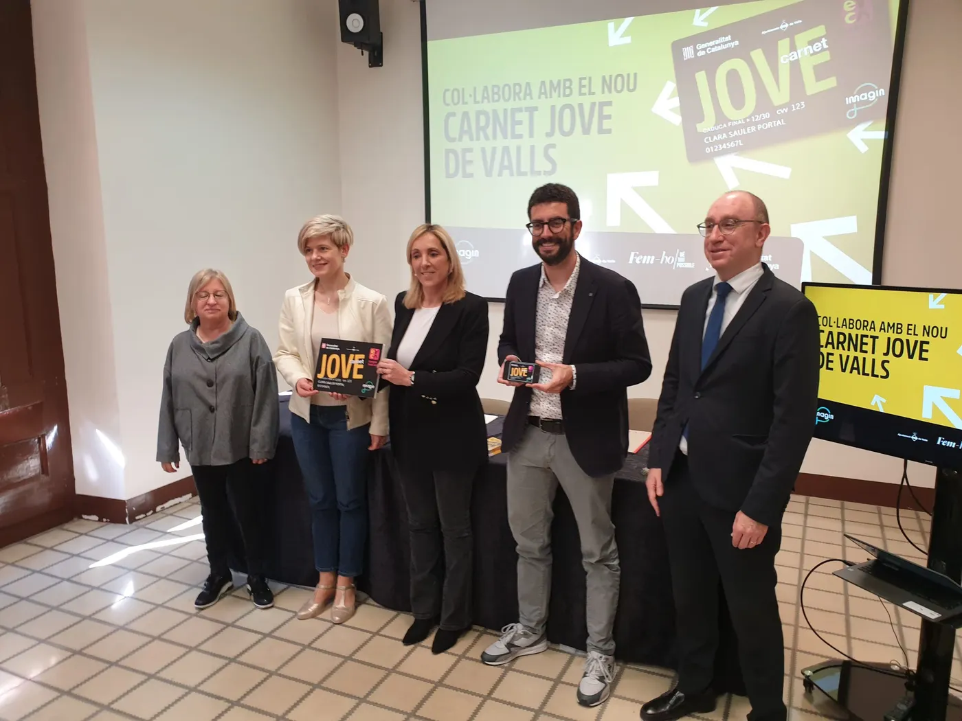 Joventut presenta el nou Carnet Jove de Valls