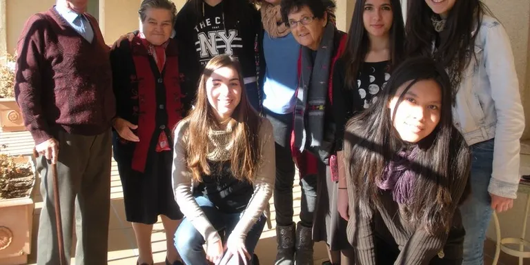 Arrenca una nova edició del projecte 'Tots som joves, tots som grans'