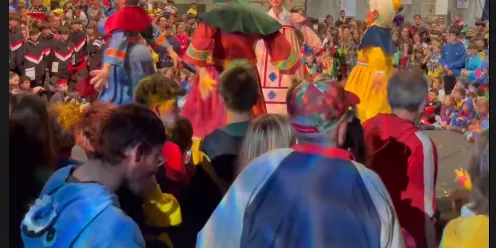 Un ball d'assaig amb la sala polivalent a vessar culmina el cap de setmana dels actes previs del Carnaval
