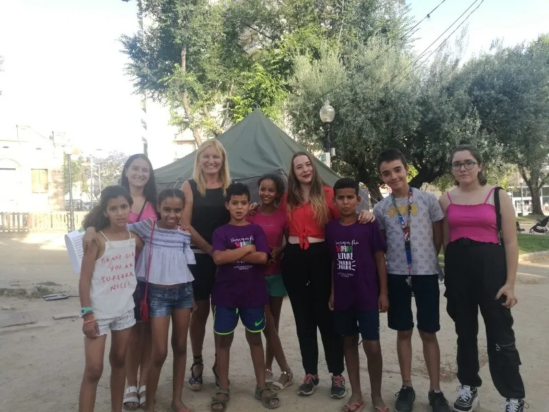 Rubí dona la benvinguda als infants sahrauís amb una festa a la plaça Pearson