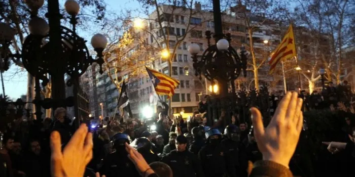 Detenen un veí d'Arenys de Munt per un presumpte delicte contra agents de l’autoritat i desordre públic