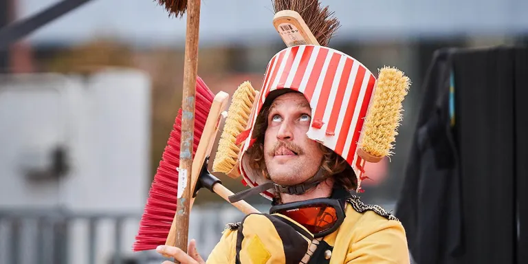 Tret de sortida al juliol circense amb l’espectacle “Absurd”
