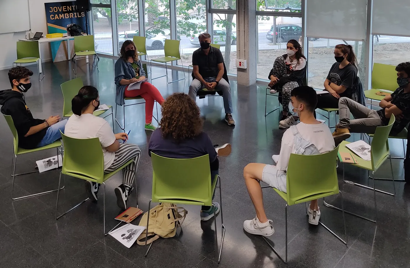 Els Agents de Salut de les tres edicions es troben a l’Ateneu Juvenil per compartir experiències