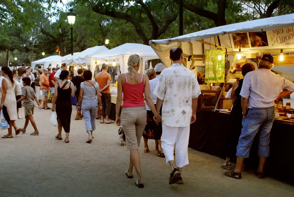 Fira d'Artesania a la Plaça de les Mèlies aquest dissabte