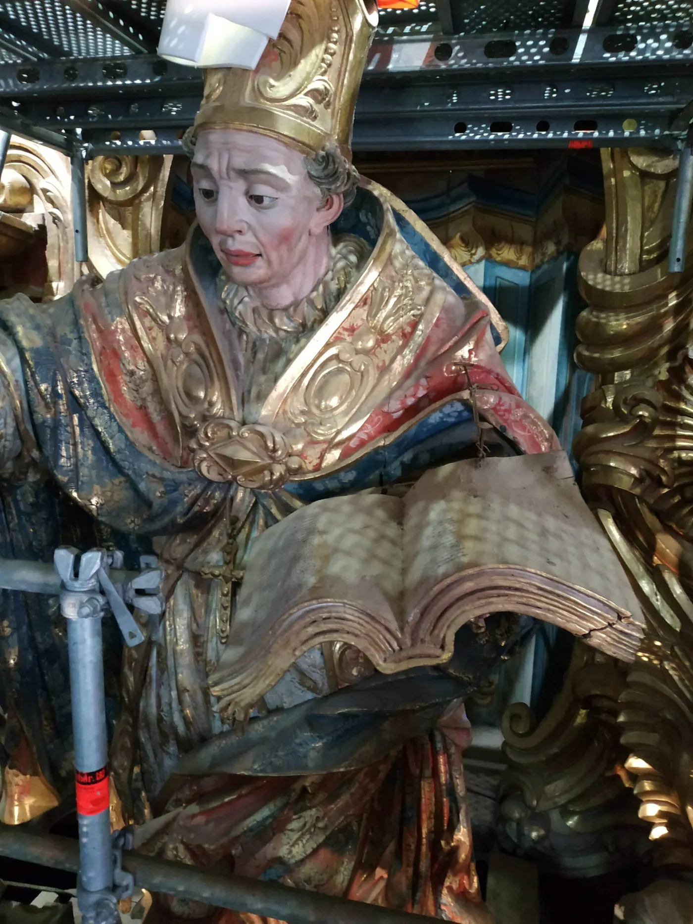 Acabada la restauració del retaule major del Santuari del Miracle