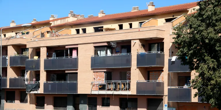 Ultimàtum als inquilins del bloc ocupat de les Borges Blanques perquè desallotgin l'edifici
