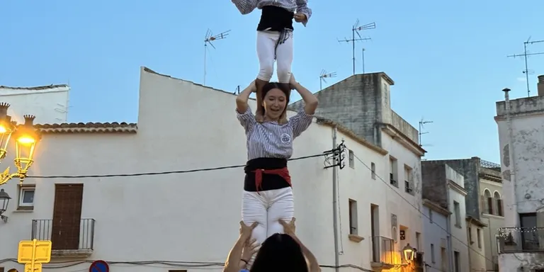 Baix a Mar acull la Diada castellera Mar de Cultures