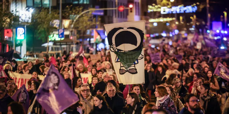 La manifestació feminista del 25-N a Barcelona crida a "teixir resistències" contra les violències masclistes