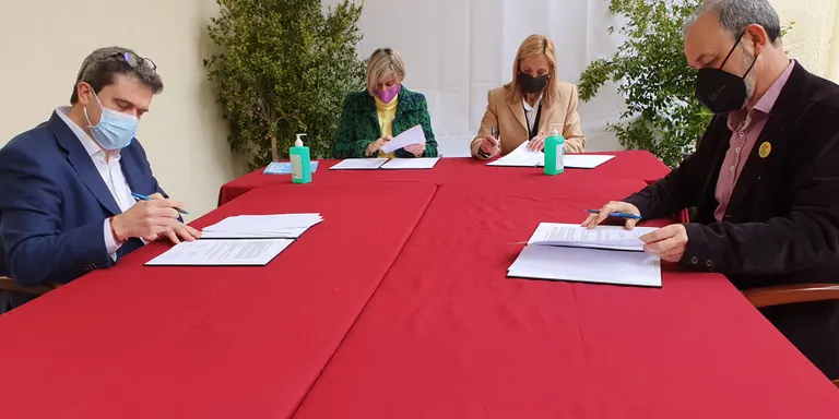 Salut i Ajuntament de Valls signen un protocol per a la reordenació dels serveis de la salut a la ciutat i la seva zona d’influència