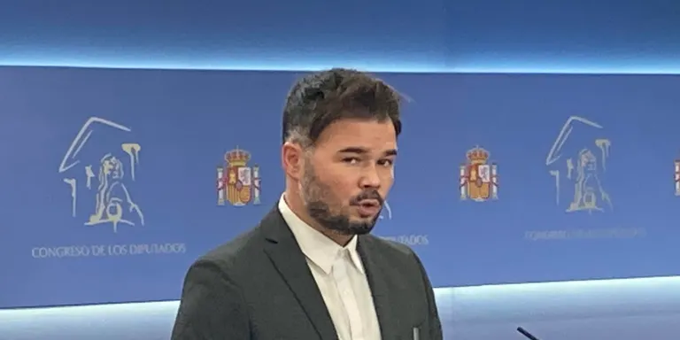 Rufián referma el 'no' d'ERC a la reforma laboral: "Venen fum"