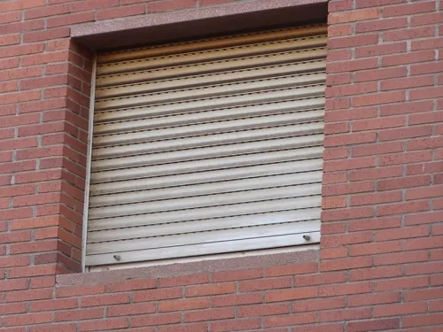 Els Mossos d’Esquadra recomanen protegir el domicili durant les vacances