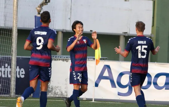 El jovenil Ibuki Nemoto ja goleja amb el primer equip del Costa Brava