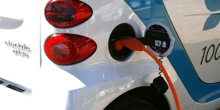 ERC proposa la instal·lació d'un punt de recàrrega ràpida per a vehicles elèctrics
