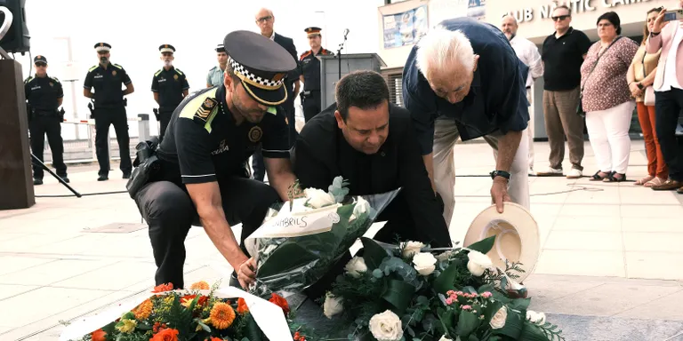 Cambrils recorda les víctimes dels atemptats del 17-A en el vuitè aniversari