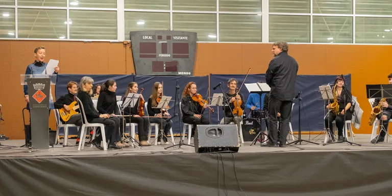 El pavelló poliesportiu s’omple de música i solidaritat amb la XIII Marató Musical