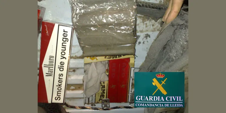 Intercepten a la Farga de Moles 860 paquets de tabac de contraban