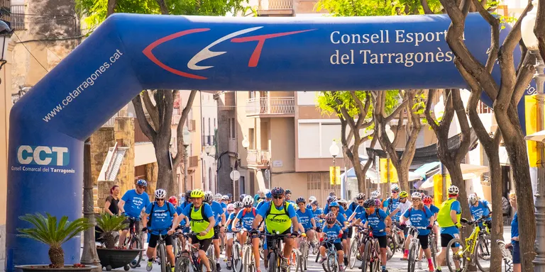 Més de vuitanta persones participen de la bicicletada popular pel terme municipal de Constantí