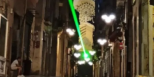 'La llum de Santa Tecla' guia els vianants a la part alta de Tarragona