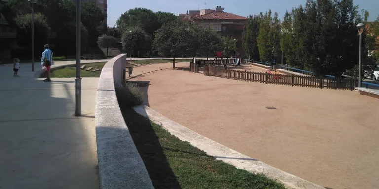 Veïns de la plaça República es queixen de soroll i incivisme