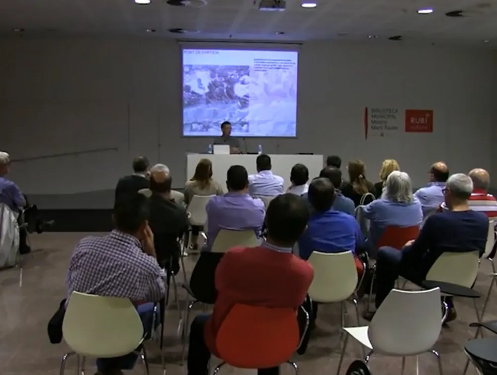 Reunió a la Bibliotca per explicar el pla d'extractives