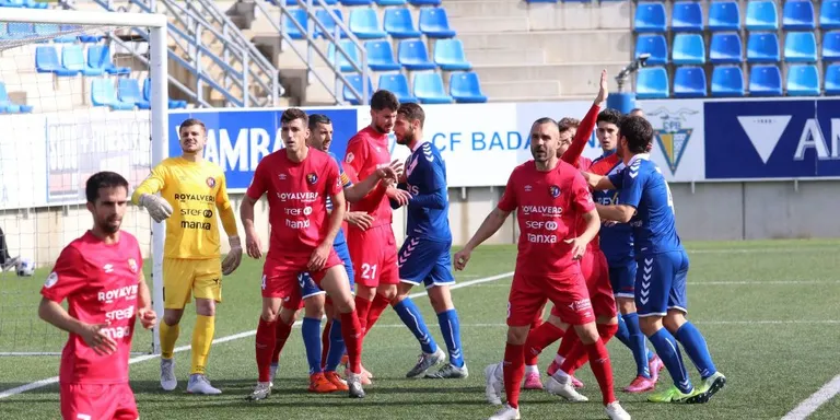 La Unió Esportiva Olot pateix la tercera derrota consecutiva.