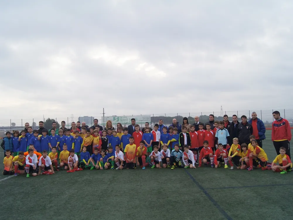 Foto de família abans de l'inici dels partits de categories inferiors