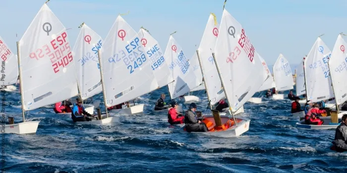 Els regatistes de la clase optimist tenen una cita importat a Sant Feliu de Guíxols
